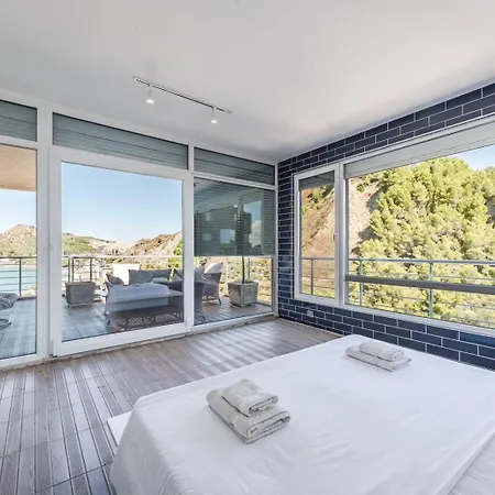 Heaven Hideout 2 Bedroom Apartment